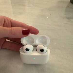 AirPods with Case - Third Generation